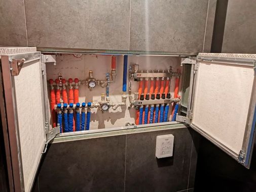 Люк под плитку Секрет 3.0, 2 створки 1050*700 Люк под плитку Секрет 3.0, 2 створки 1050*700