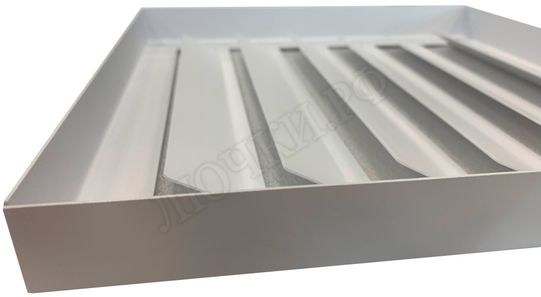 Жалюзийная решетка КДУ накладная 200*100, крепеж через наличник Жалюзийная решетка КДУ накладная 200*100, крепеж через наличник